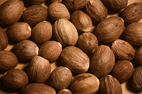 Organic Ceylon Nutmeg